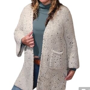 En Creme white heavy knit sweater with speckles and belled out sleeves M/L